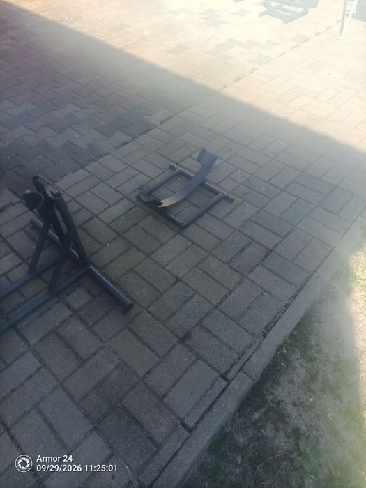 Witam mam na sprzedanie  stojak na motocykl