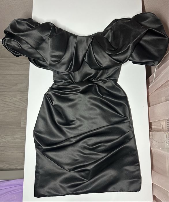 Сукня на випускний, чорного кольору