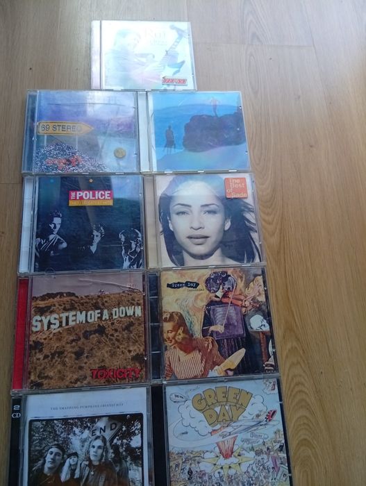 Conjunto de caixas para CDs de música