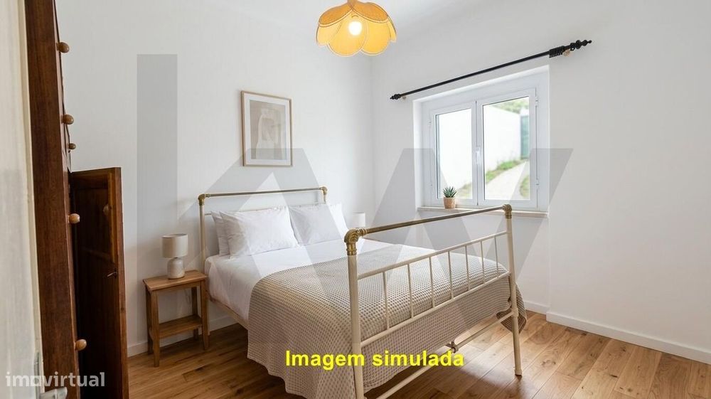 Encantadora Moradia T2 Unifamiliar com Garagem, Quintal e Churrasqueir