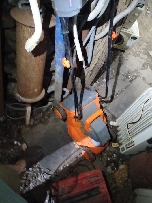 Газонокосилка. Газонокосарка.