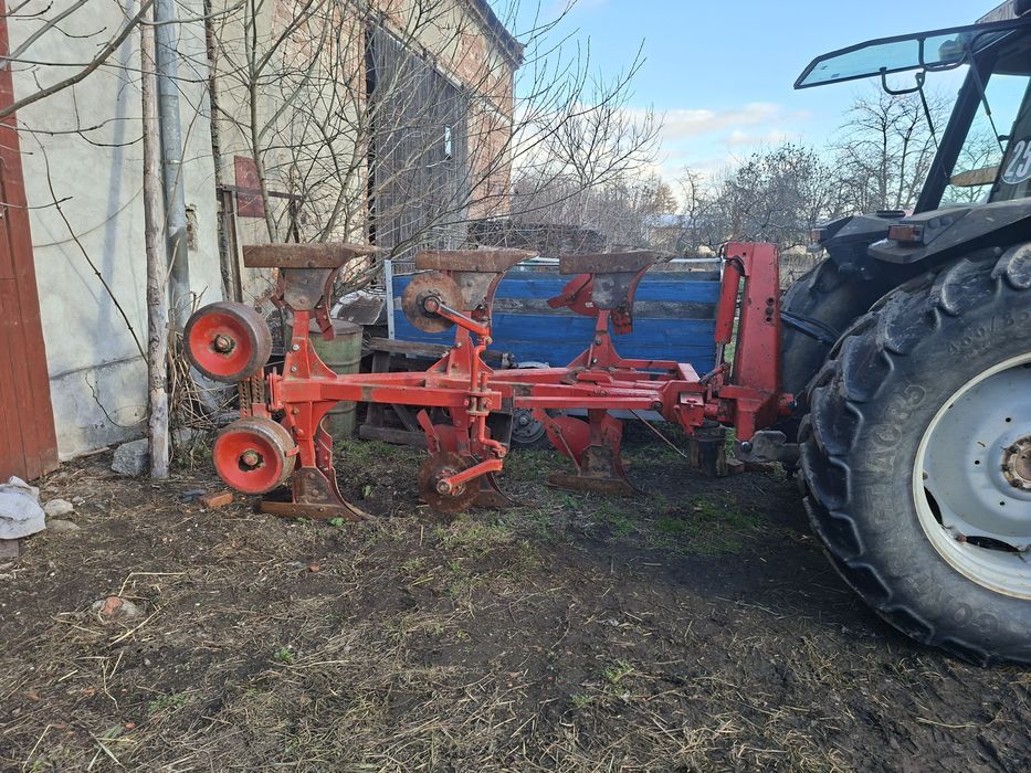 Pług obrotowy 3 skiby