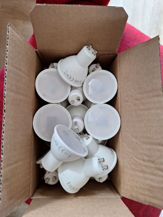 Żarówki GU10 6W 3000K 20SZT.