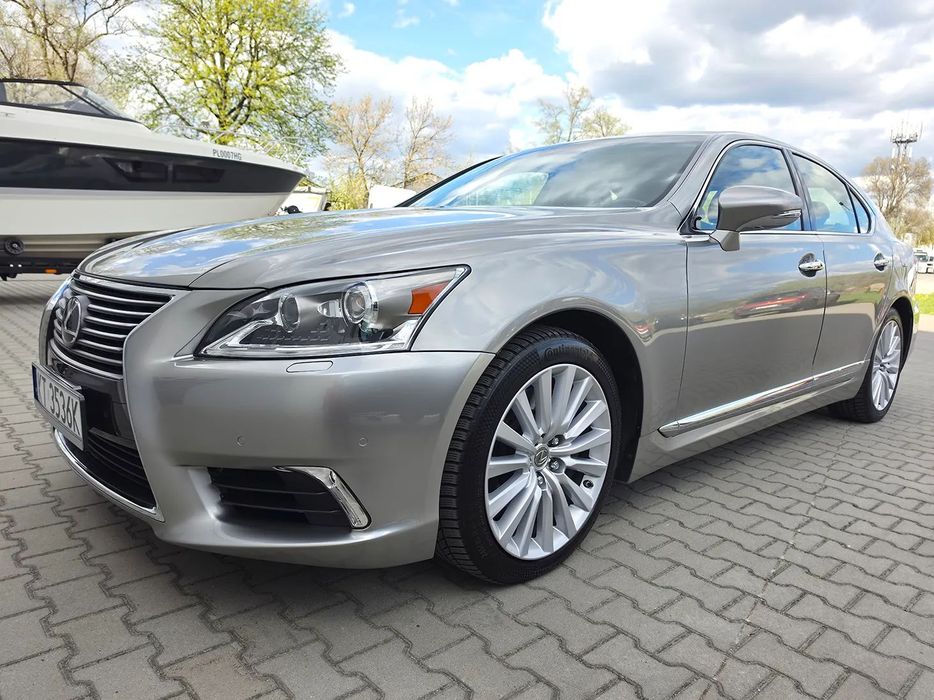 Lexus LS