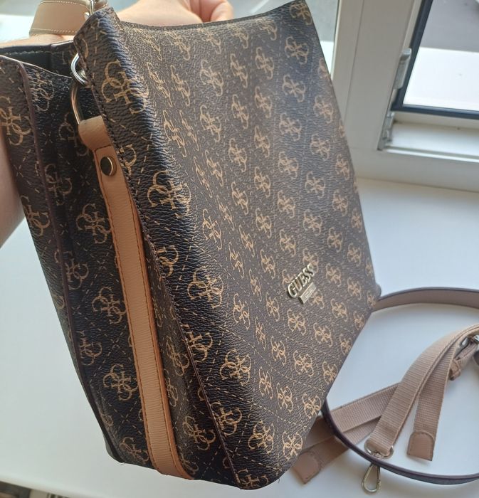 Сумка Guess  в ідеальному стані