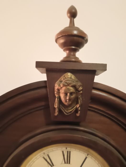 Relógio de parede com pêndulo relejoaria portuguesa