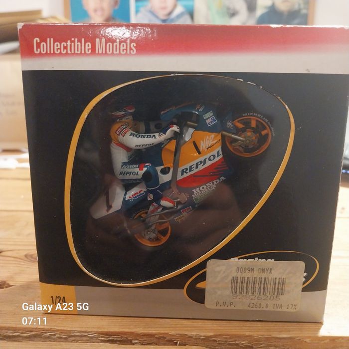 Miniatura Honda NSR 500 Repsol HRC 1:24 - Onyx (Mick Doohan)