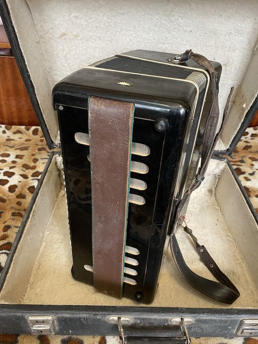 Продам баян «мечта» з чохлом