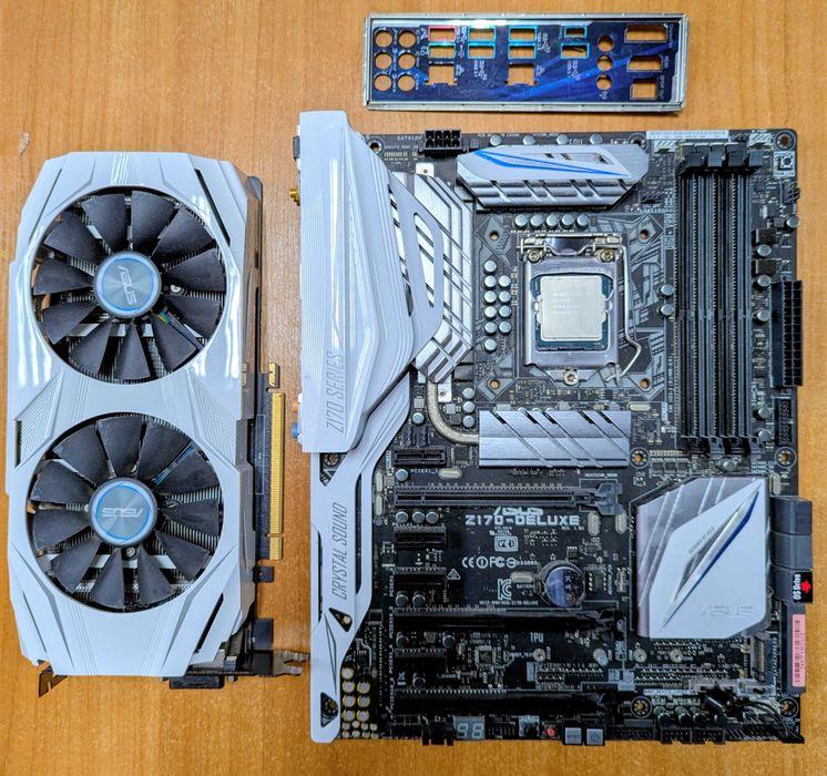 ASUS Z170-Deluxe + Intel Core i7-6700K // Asus GTX 1060 Dual 3GB