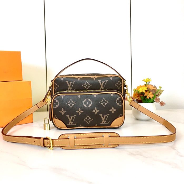 Жіноча сумка на плече LOUIS VUITTON M14025