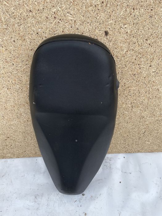 Siedzenie Piaggio Fly z zamkiem