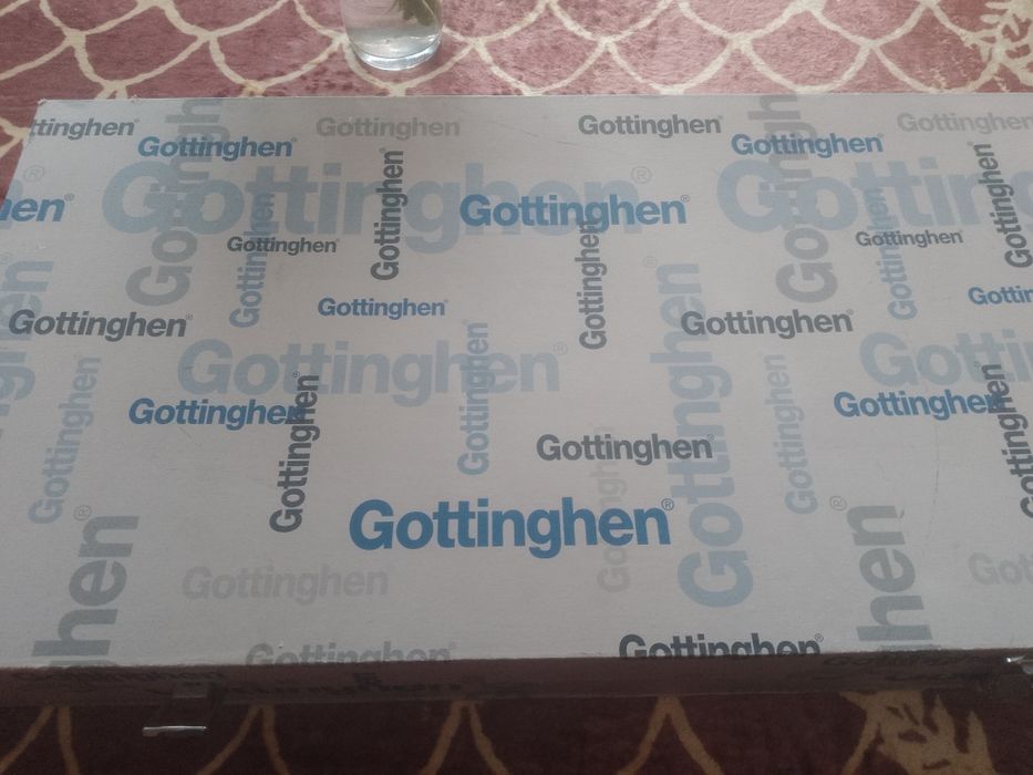 Столовий набір Cottinghen на 12 персон.