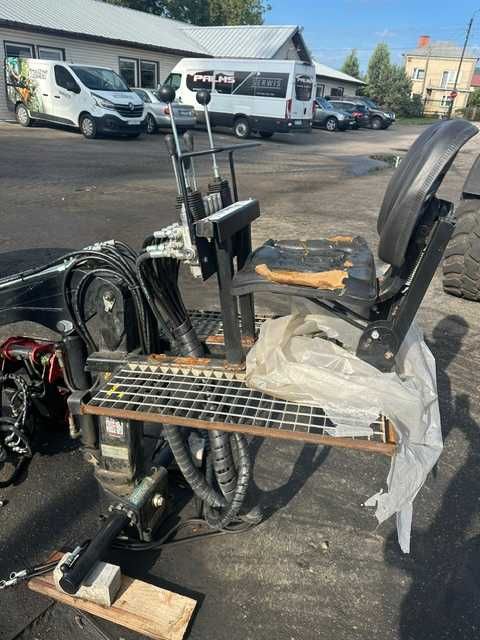 Używany żuraw Palms 1.42 z siedzeniem operatora