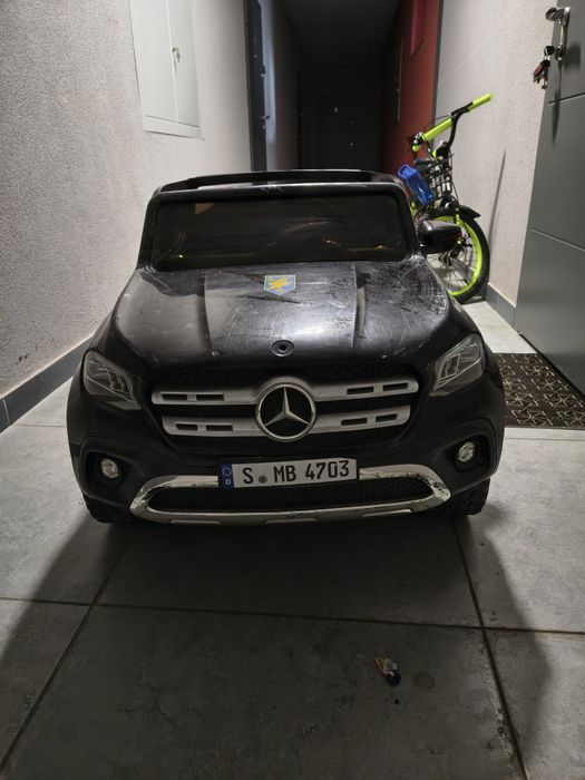 Продам дитячий електромобіль