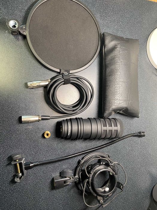 Мікрофон Audio-Technica BP40 та тримач  Audio-Technica AT8484