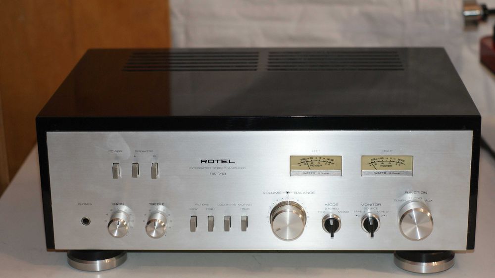 Продам интегральный усилитель Rotel RA-713