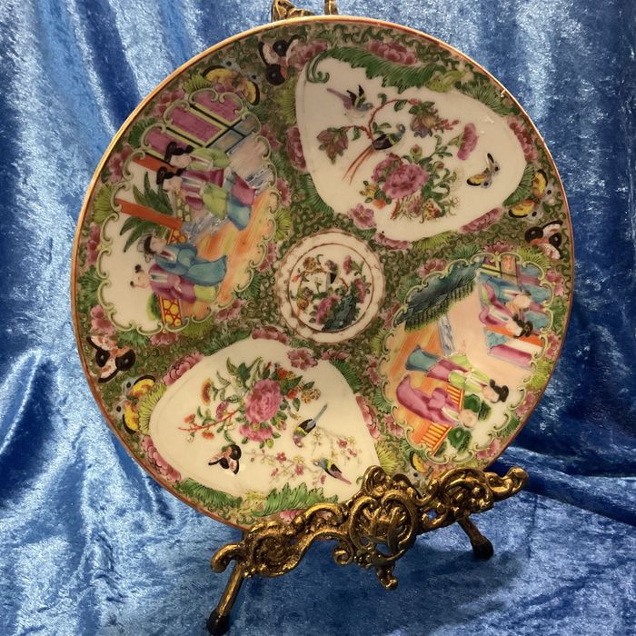 Prato Chinese família rosa com 24,5 cm  mais anúncios abaixo