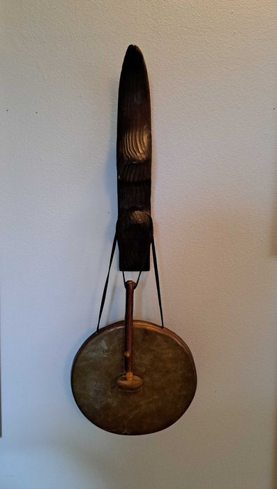 Gong wiszący drewniany