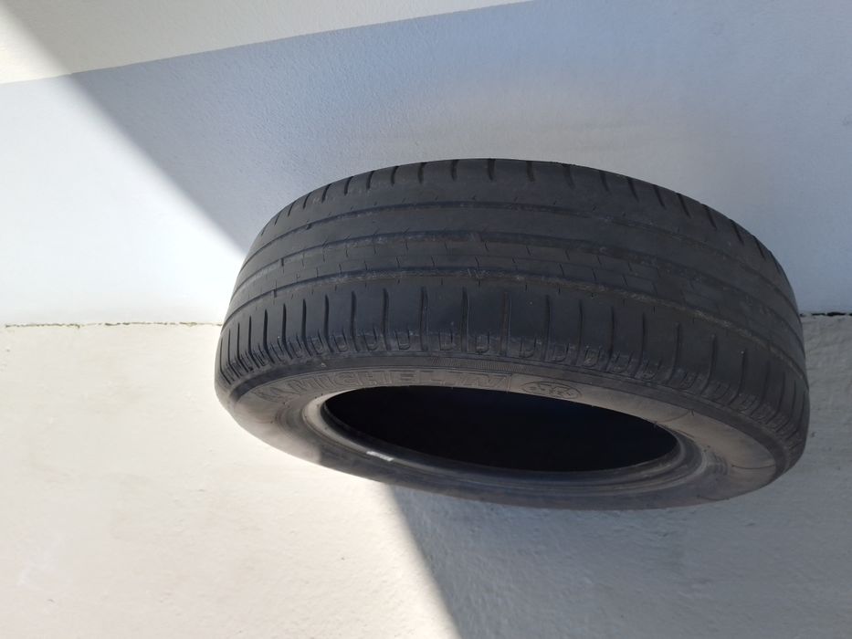 Vendo pneu Michelin em bom estado preço é negociável