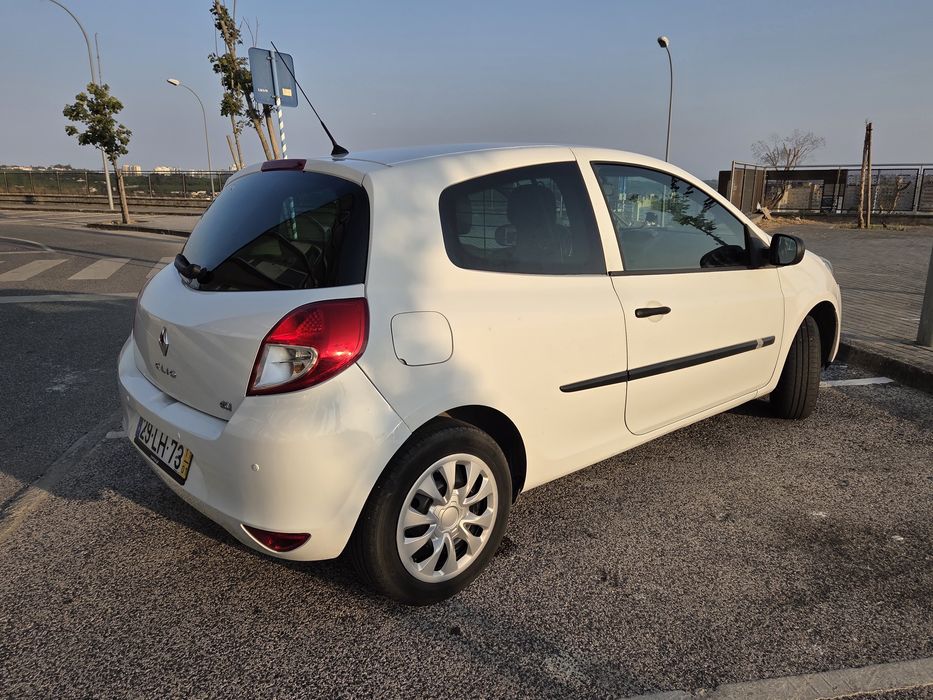 Renault Clio 15 DCI comercial em óptimo estado