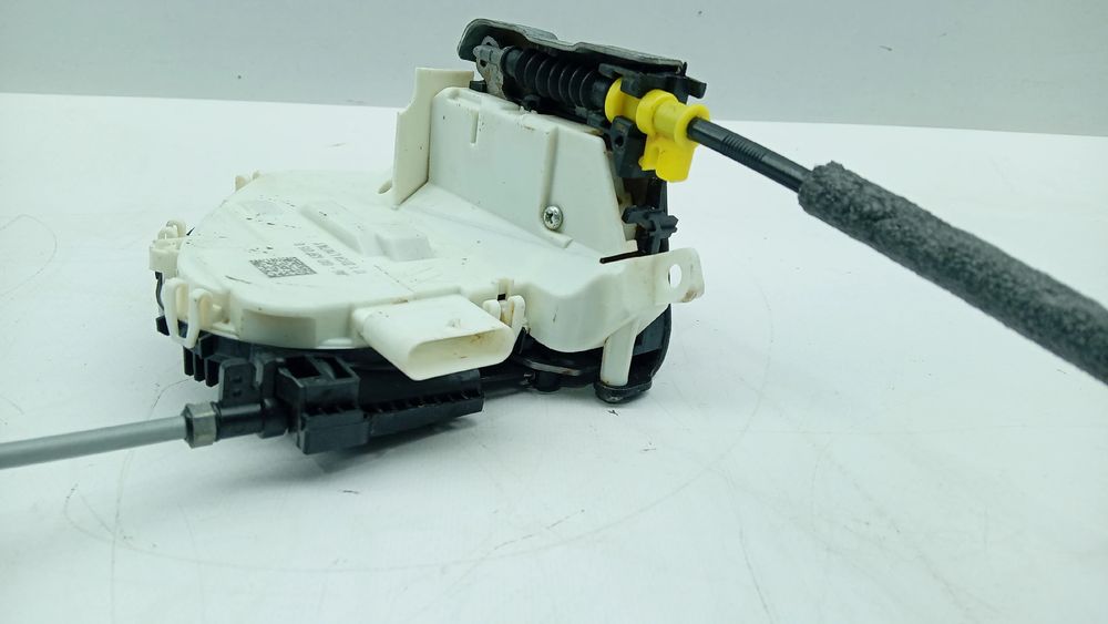 Fechadura / fecho porta trás esquerdo AUDI Q5 Sportback (FYT)