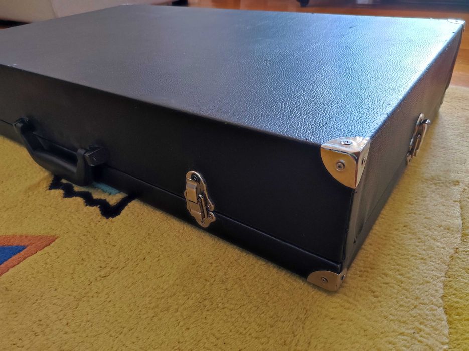 Pedal case vintage feita à mão