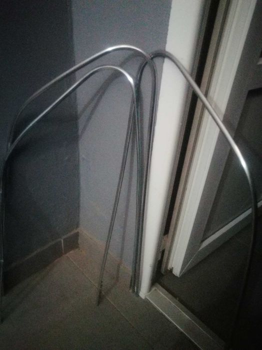 Продам на ГАЗ М-20 молденг на дружній дверний.