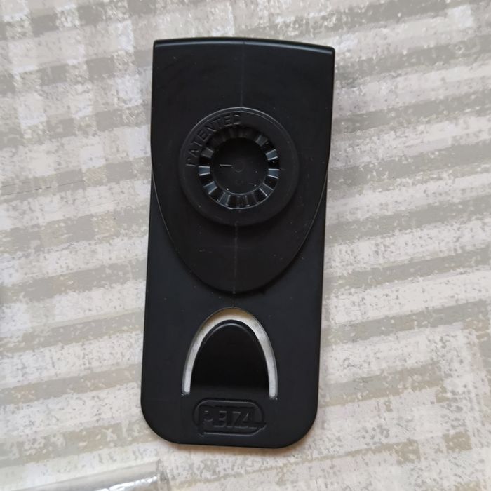 Крепления Petzl для фонарика