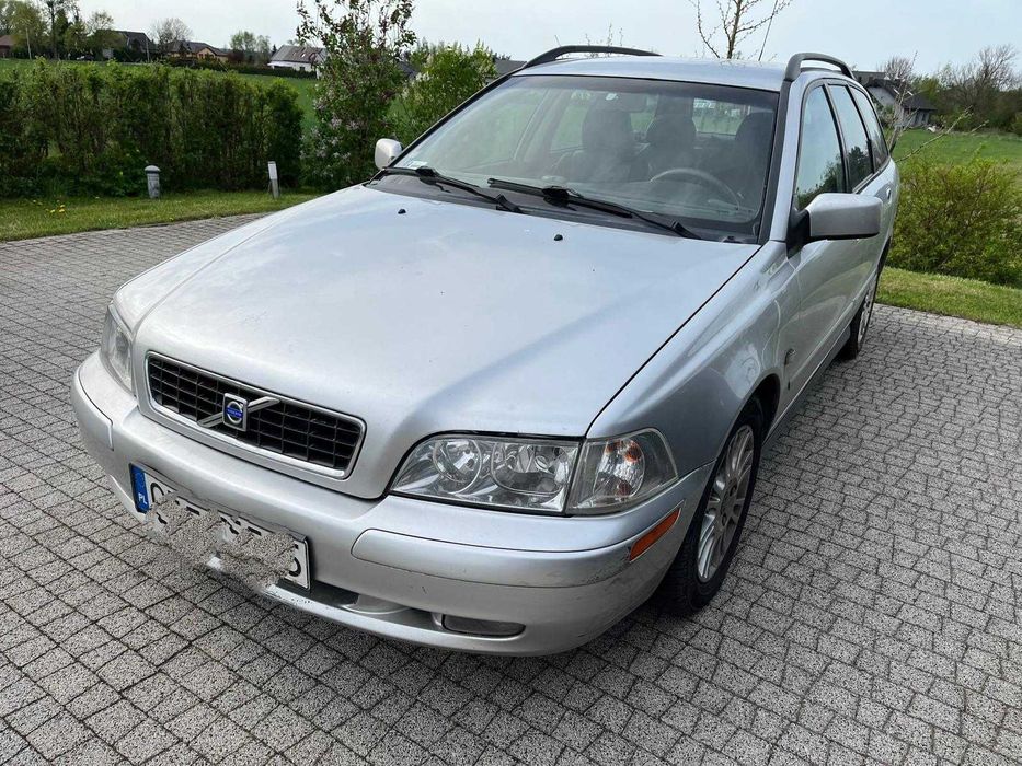 Samochód Volvo V40 2003r