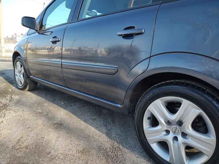 Opel Zafira 1.7 дизель 7 мест