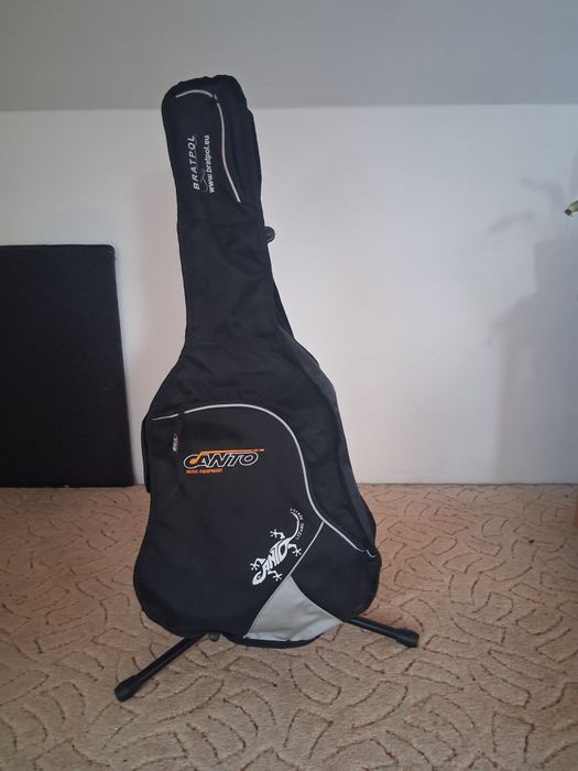 Sprzedam gitarę klasyczną firmy Tanglewood w znakomitym stanie