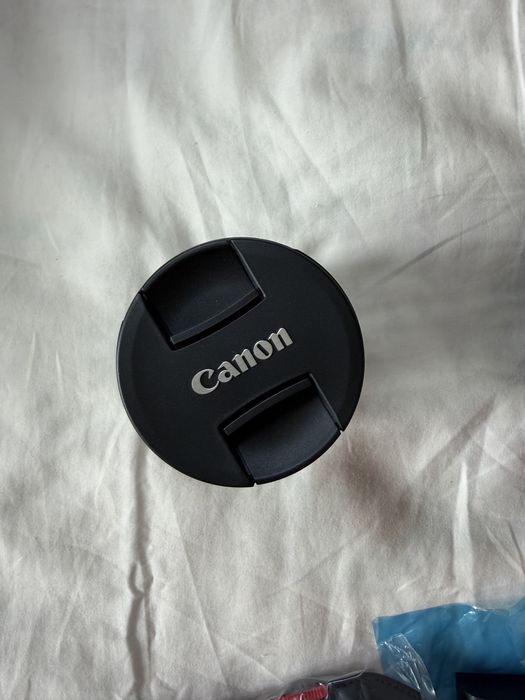 Canon EOS 70D + Objetiva Canon EF-S 18-200mm IS – Estado Impecável