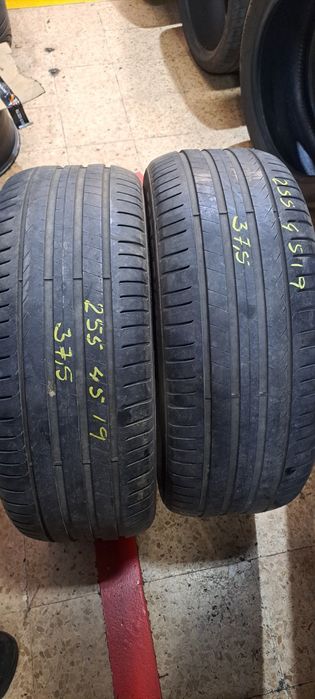 Pneus 255/45/19 pirelli