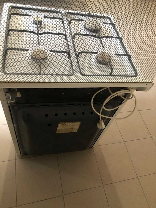 Fogão 4 queimadores e forno a gás