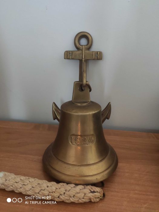 Dzwonek marynistyczny z kotwicą