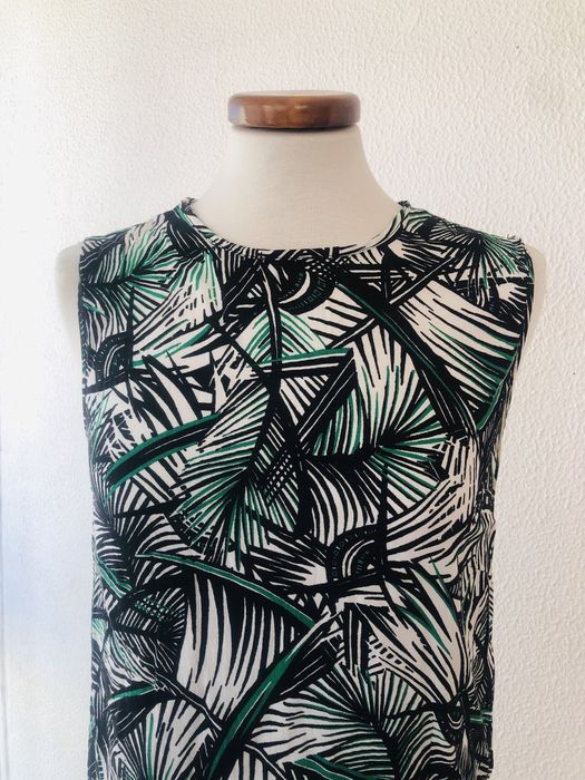 Vestido de verão padrão tropical