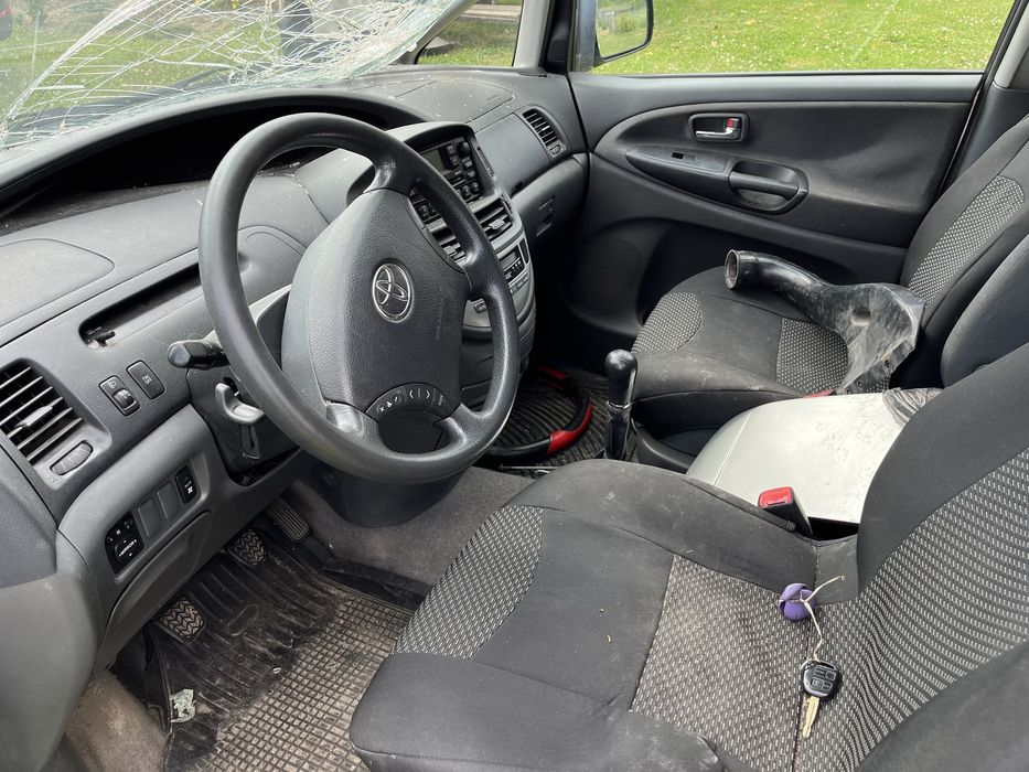 Тойота Превія toyota previa
