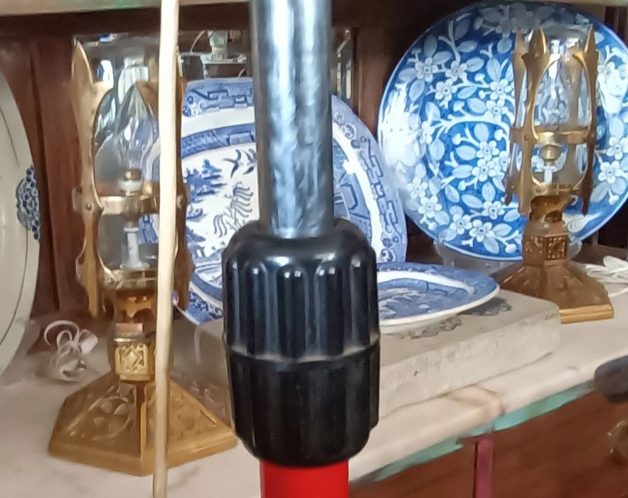 Candeeiros antigos bronze estilo brutalista