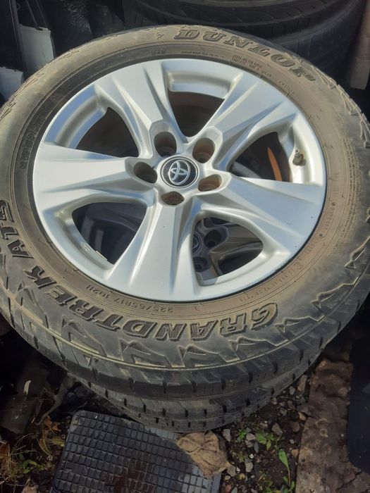 Felgi aluminiowe 17x7j  oponami koła TOYOTA RAV4 5x114,3 et35