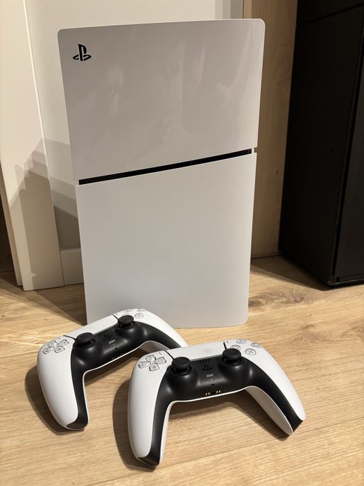PlayStation 5 (PS5)