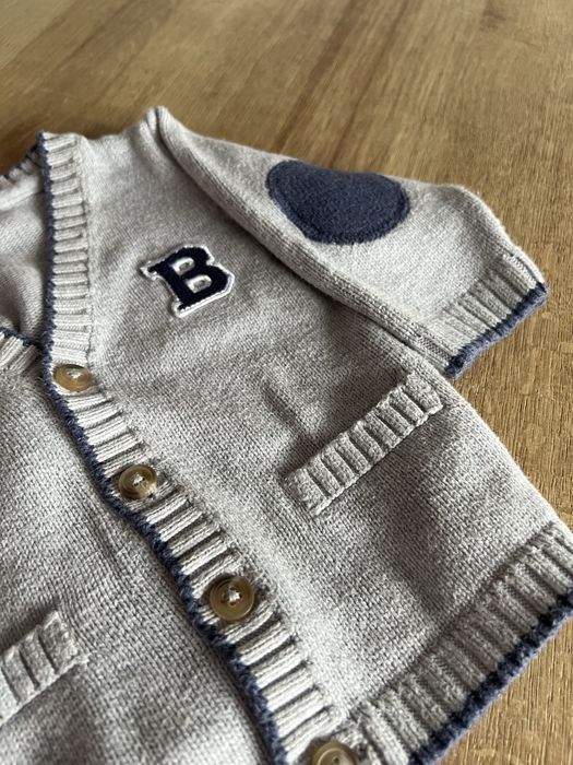 Sweterek kardigan 68