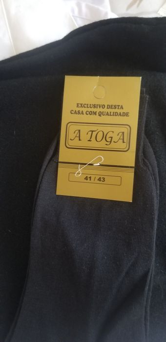 Vendo fato de universitário masculino completo.   Lusofona