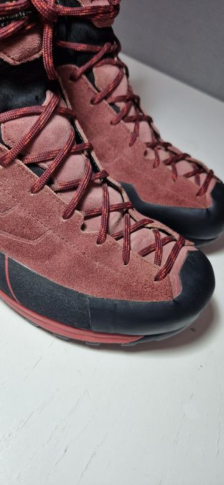 Scarpa 42.          .