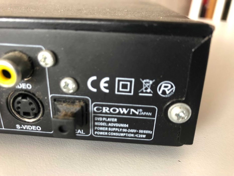 Leitor de DVD / CD Compacto Crown Japan com Entrada USB (Modelo ADVDUIN/04)