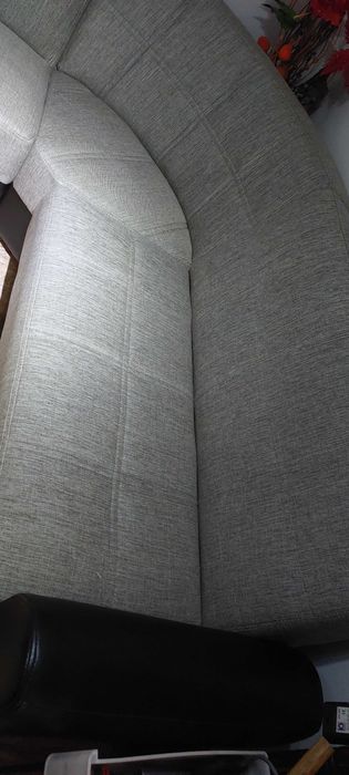 Sofá de Canto com arrumação e faz de cama.