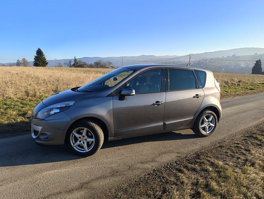 Renault Scenic 1.6 110 km 2010r