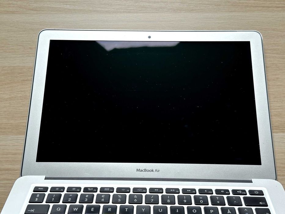 Topcase z ekranem do MacBook Air 13" A1466 (2013–2017) – Na części