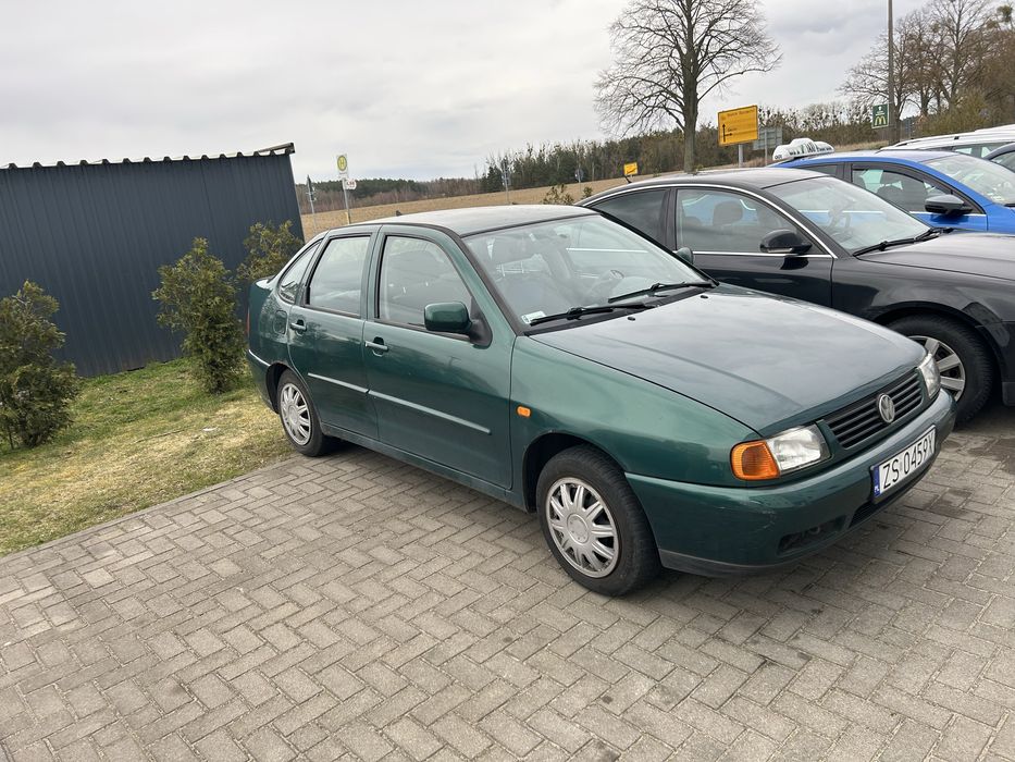 Volkswagen VW Polo 1.4 MPI 60 KM sedan 1996r, 2 komplety kół