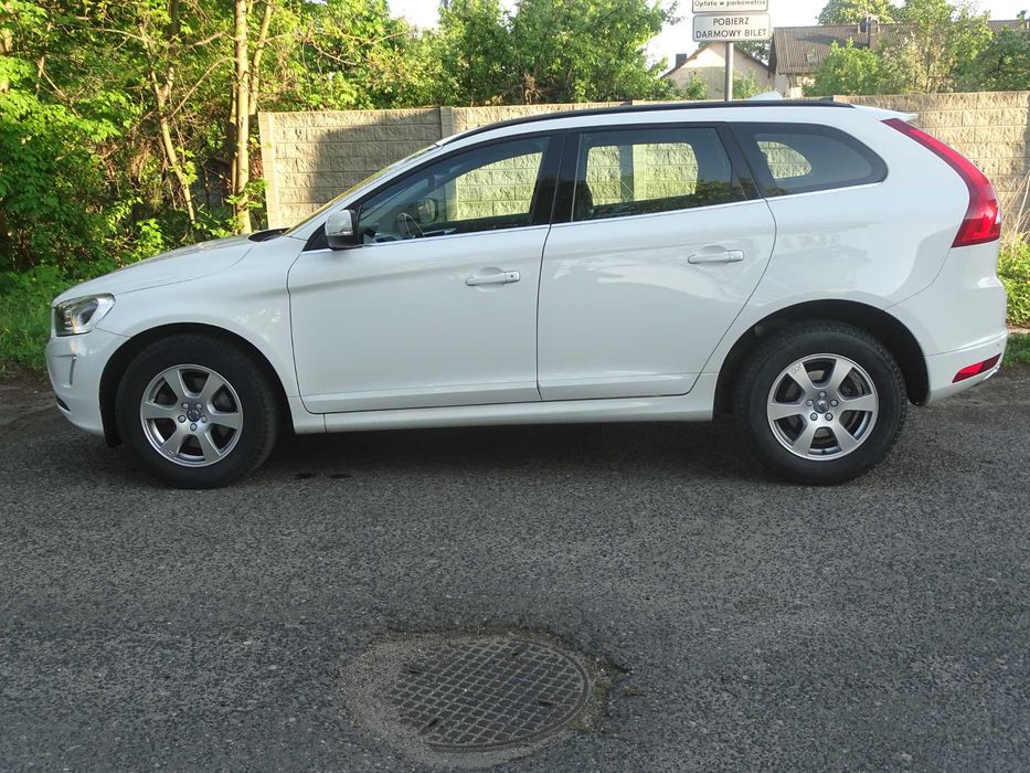 Volvo XC60 D5 220 KM AWD Automat  2017  niski przebieg   diesel