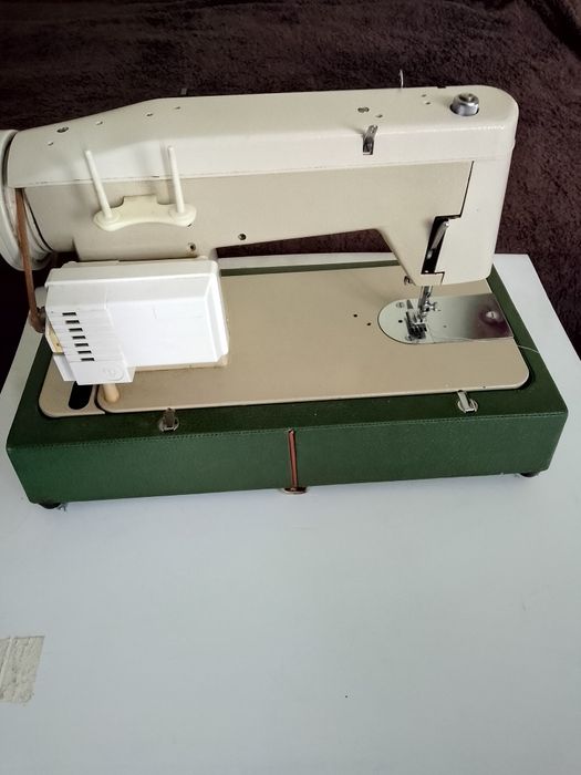 Maszyna do szycia Łucznik 466